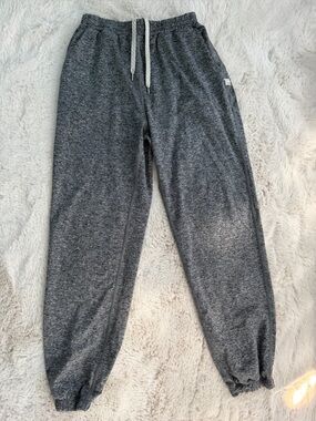 Vuori Women's Gray Heather Joggers - Dark Gray Knit Sweatpants